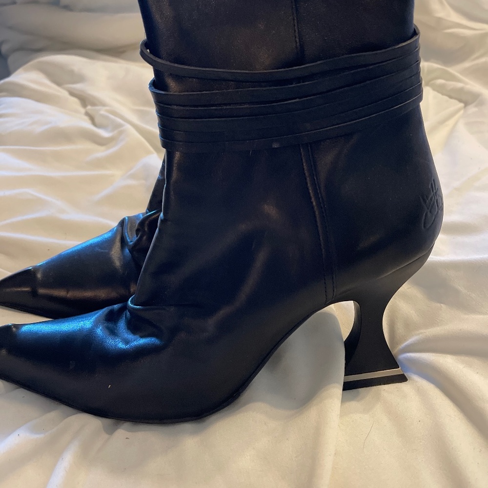 Fluevog Esoteric Temptations Severine 9.6